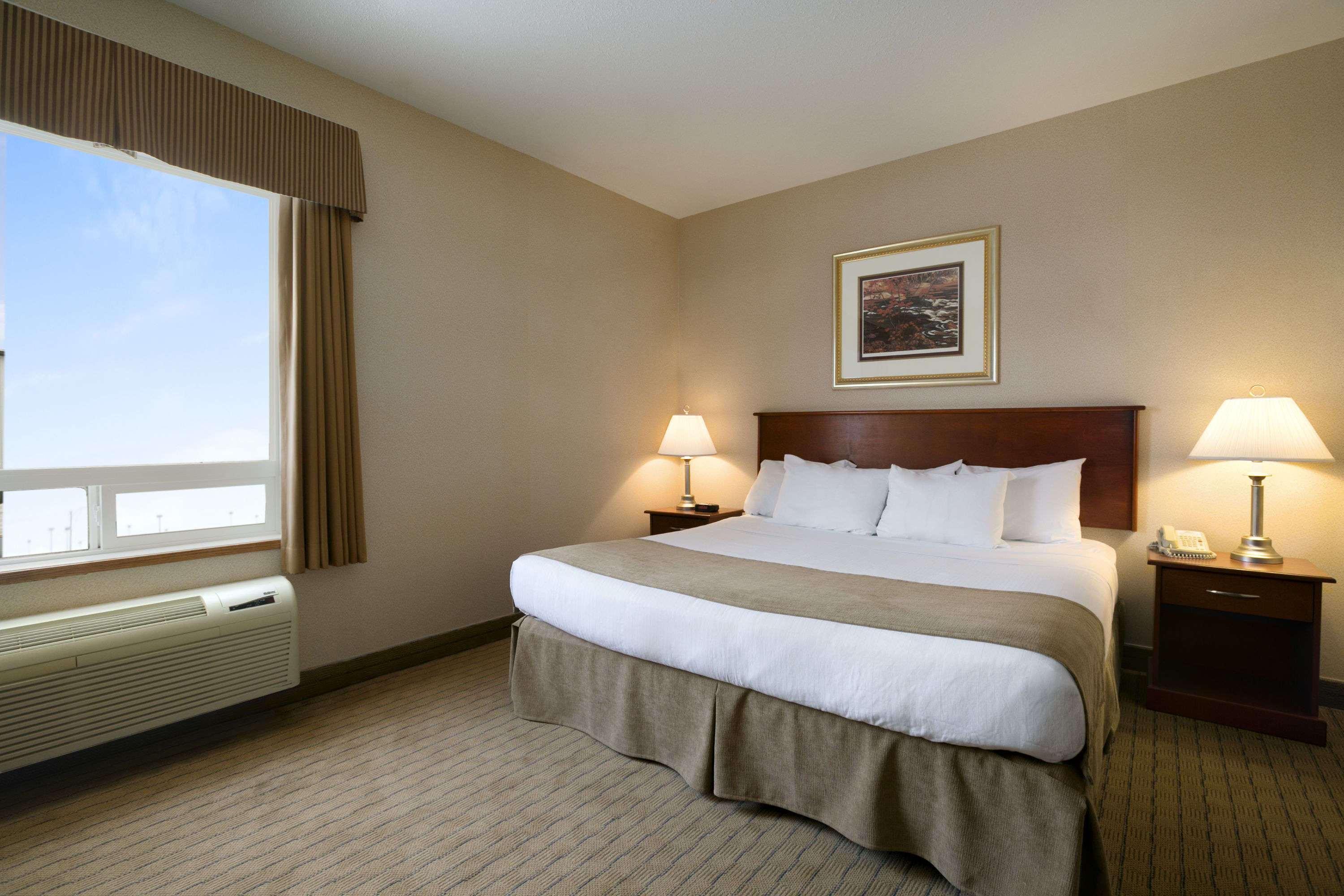 Days Inn By Wyndham Moose Jaw Exterior foto