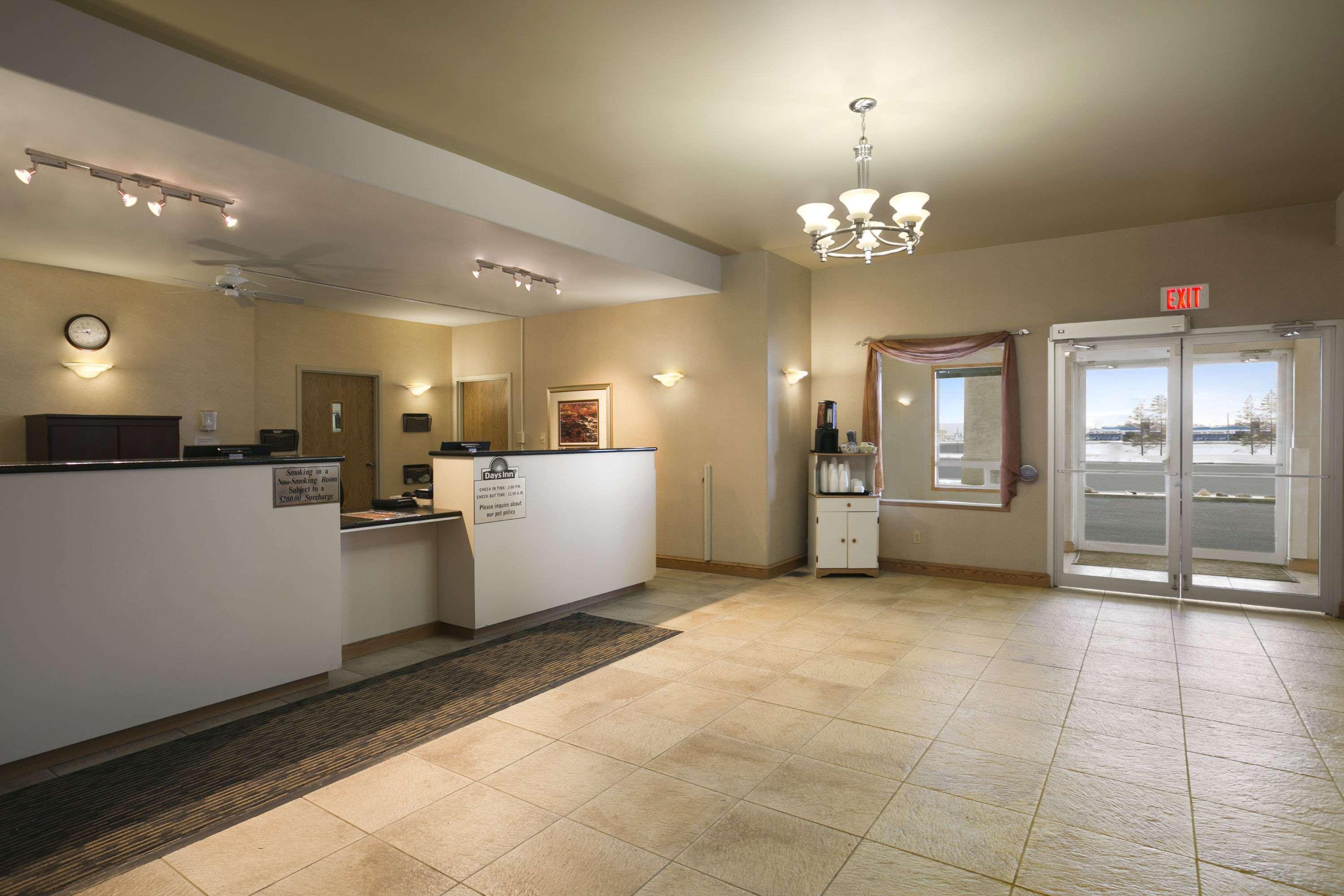 Days Inn By Wyndham Moose Jaw Exterior foto