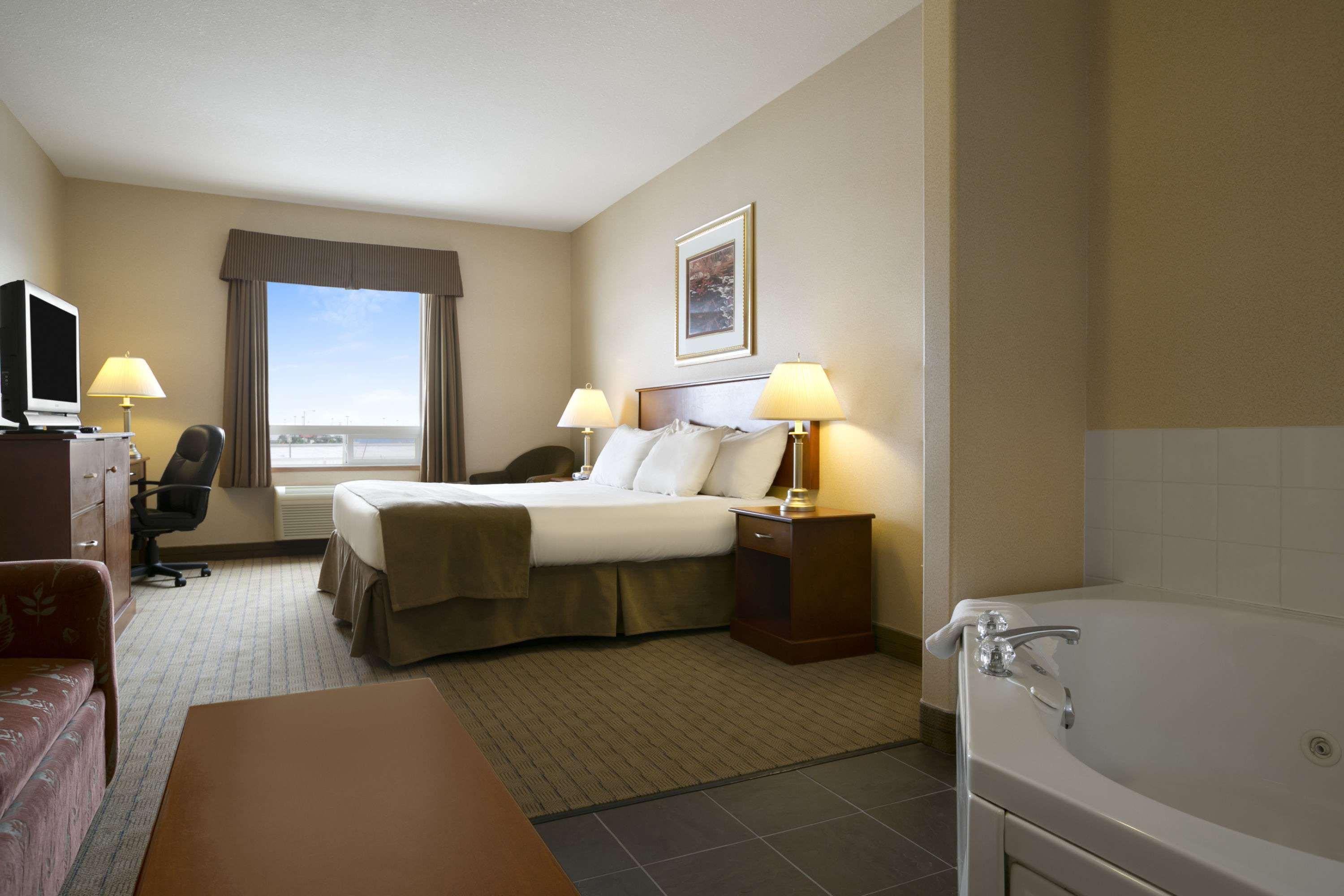 Days Inn By Wyndham Moose Jaw Exterior foto