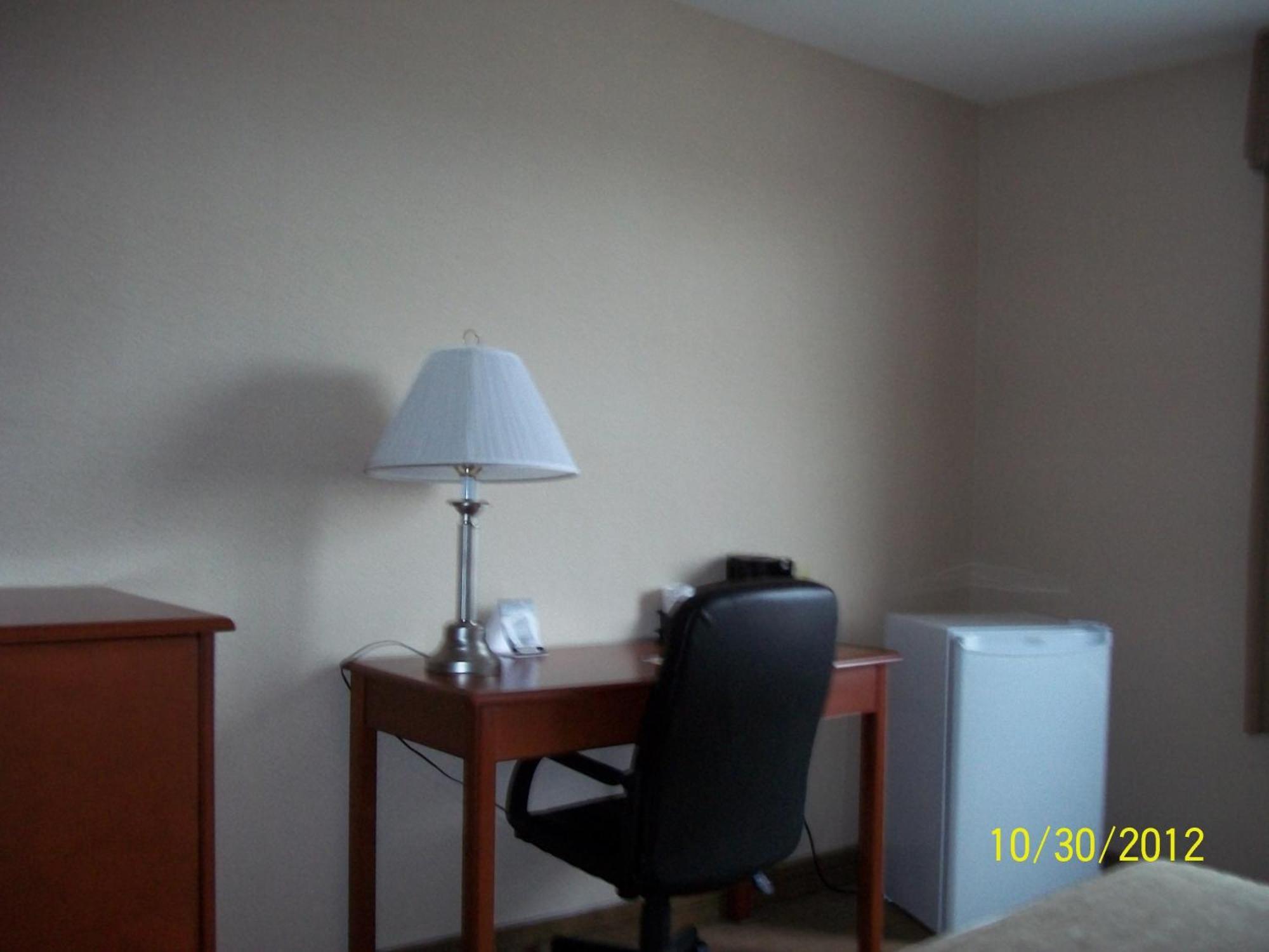 Days Inn By Wyndham Moose Jaw Exterior foto